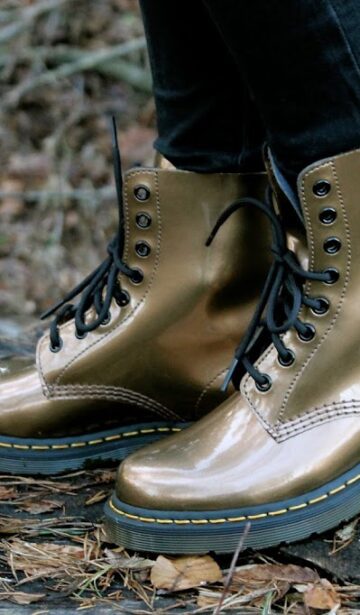 goldene-doc-martens-alltagslook