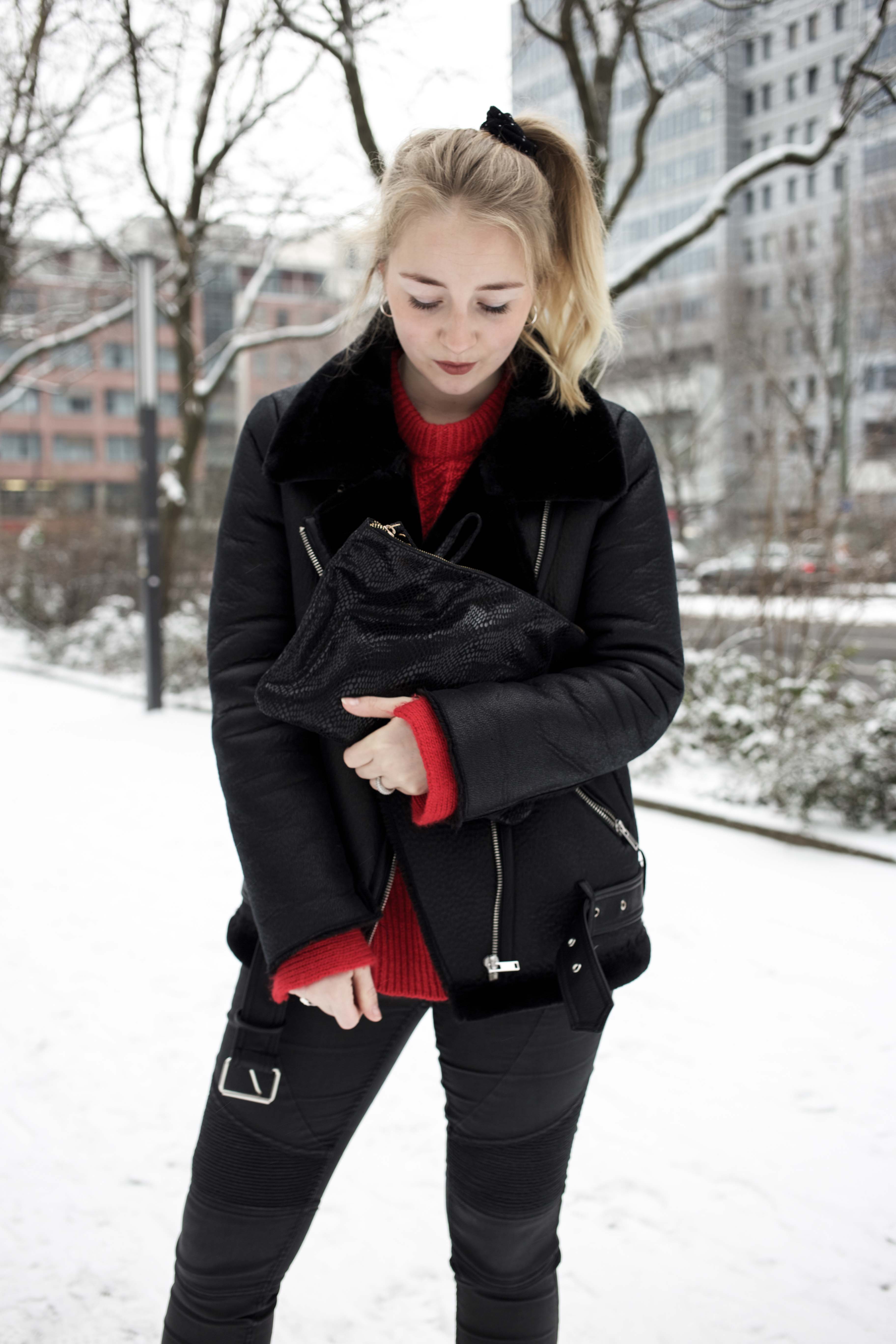 roter-pullover-outfit-berlin-schnee-streetstyle-fashionblog-modeblog_8371