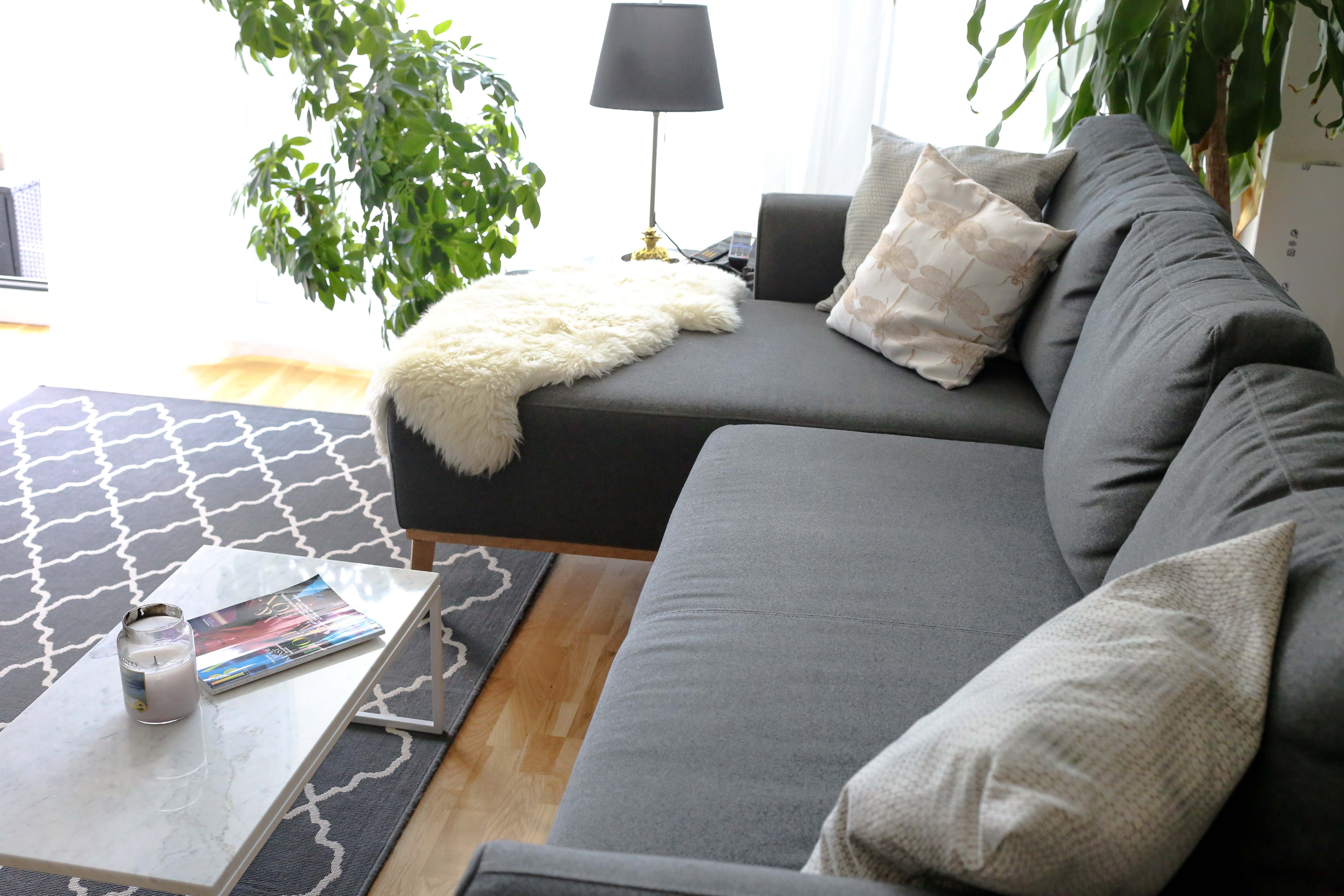 home-story-wohnzimmer-make-over-wayfair-scandi-ecksofa-tv-lowboard-interior
