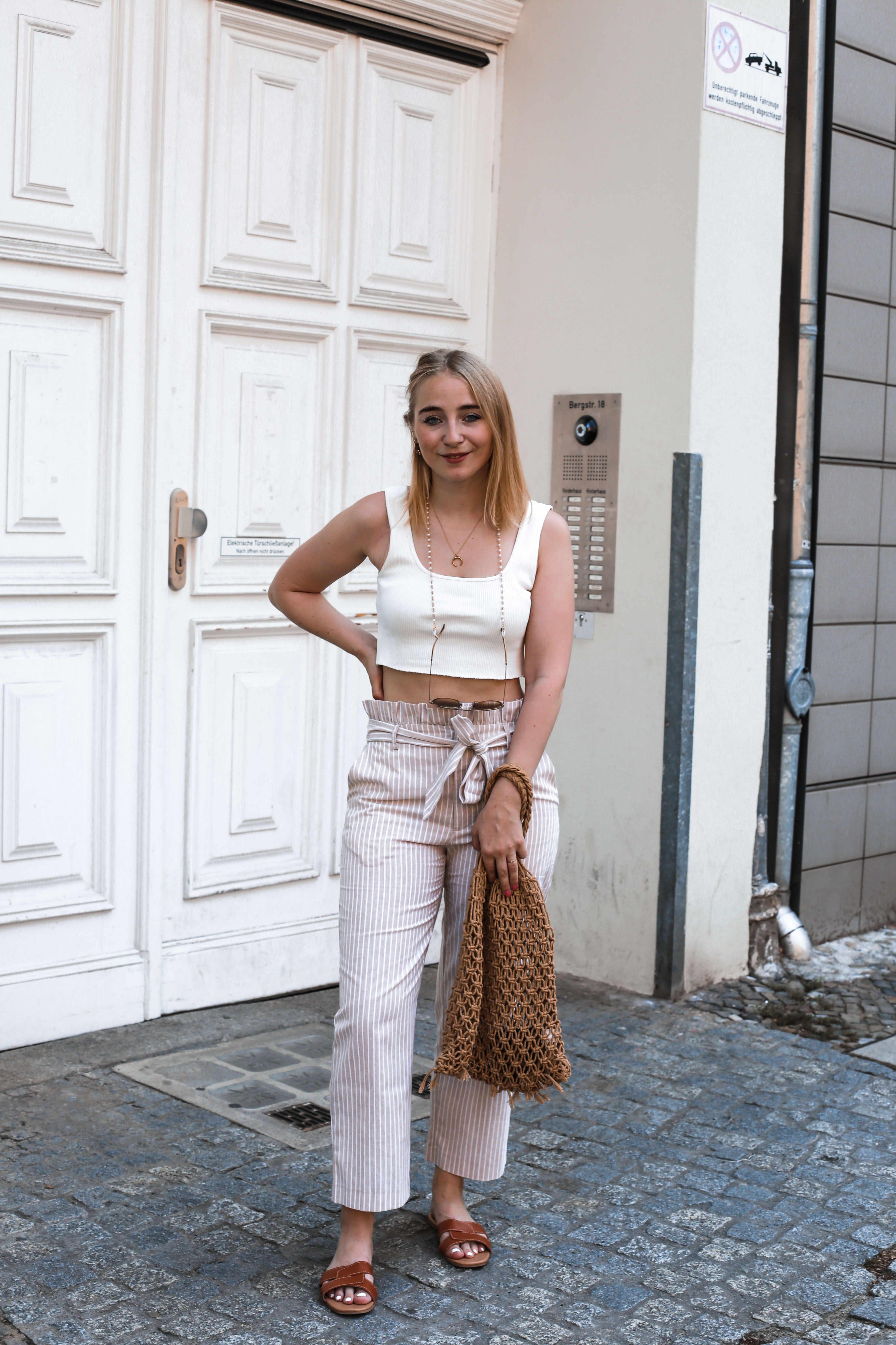 paperbag-hose-outfit-sommer-look