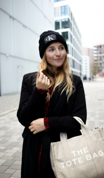 festliches outfit look für die festtage Tasche